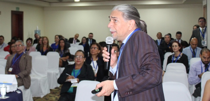 Luis Román Hernández, gerente del Área de Modernización del Estado del Ministerio de Planificación Nacional y Política Económica (MIDEPLAN)