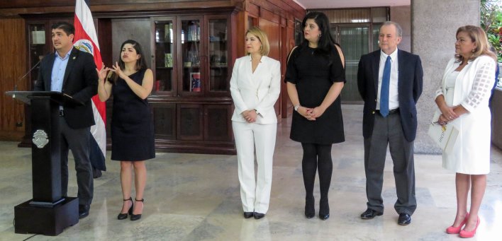 Conferencia de prensa para la presentación del Plan del Tren Eléctrico