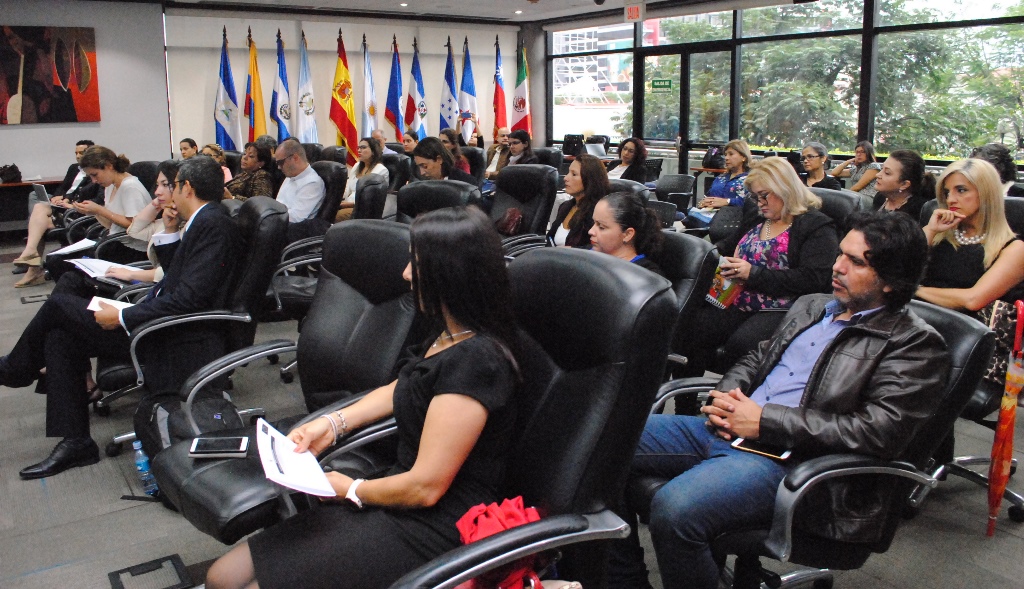 Participantes en exposición