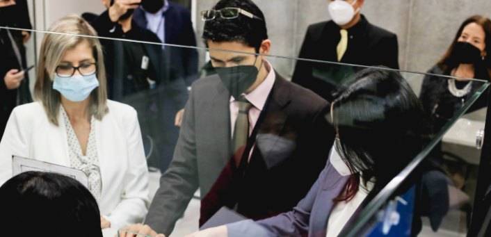 Jerarcas de Mideplan, MOPT  y Presidencia presentaron el proyecto en la Asambela Legislativa