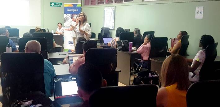 Ministra Laura Fernández se reunió con COREDES-Proli